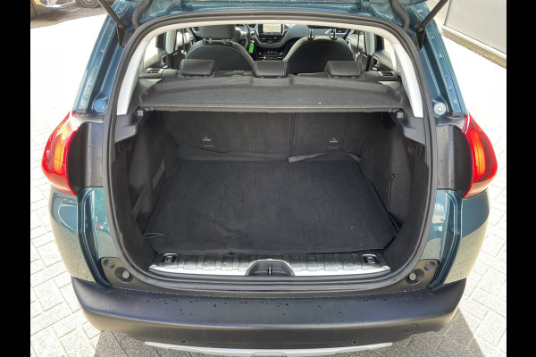 Peugeot 2008 130pk Allure (Navigatie - Automatische Airco - Apple Carplay - Parkeersensoren - Lichtmetalen velgen)
