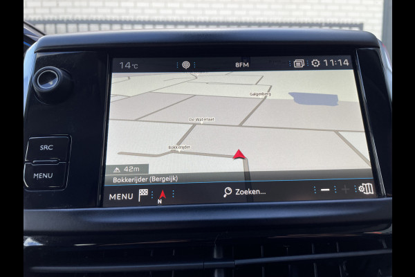 Peugeot 2008 130pk Allure (Navigatie - Automatische Airco - Apple Carplay - Parkeersensoren - Lichtmetalen velgen)
