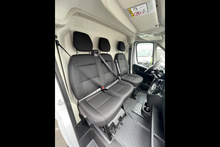 Opel Movano 140pk L2H2 3.5t (Camera - Automatische Airco - Navigatie - Apple Carplay - Digitaal dashboard - DAB)