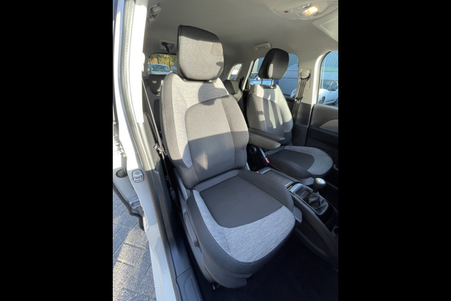 Citroën C4 Picasso 130pk Feel (Trekhaak - Elektrische klep - Keyless Entry - Camera - Apple Carplay - Automatische Airco - Navigatie)