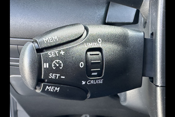 Citroën C3 Aircross 110pk Max (Camera - 17"- Keyless Entry - Automatische Airco - Navigatie - Apple Carplay - Grip Controle)