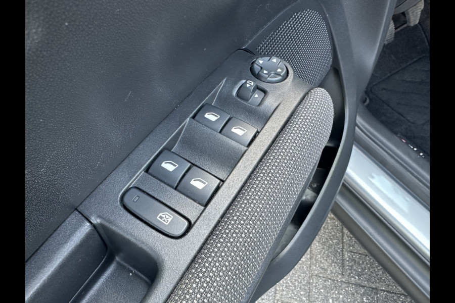 Citroën C3 Aircross 110pk Max (Camera - 17"- Keyless Entry - Automatische Airco - Navigatie - Apple Carplay - Grip Controle)