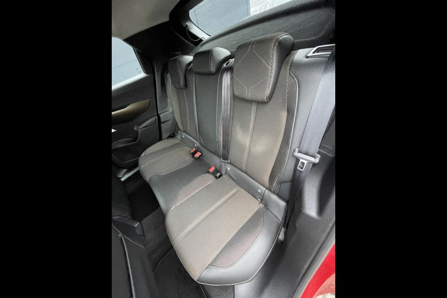 DS DS 3 100pk Performance Line (Camera - Stoelverwarming - Automatische Airco - Navigatie - Apple Carplay)