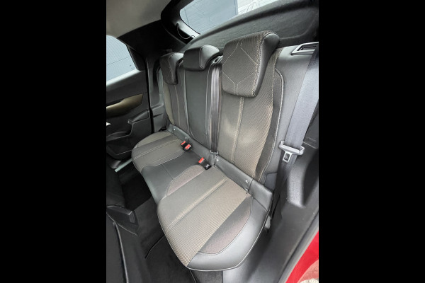 DS DS 3 100pk Performance Line (Camera - Stoelverwarming - Automatische Airco - Navigatie - Apple Carplay)