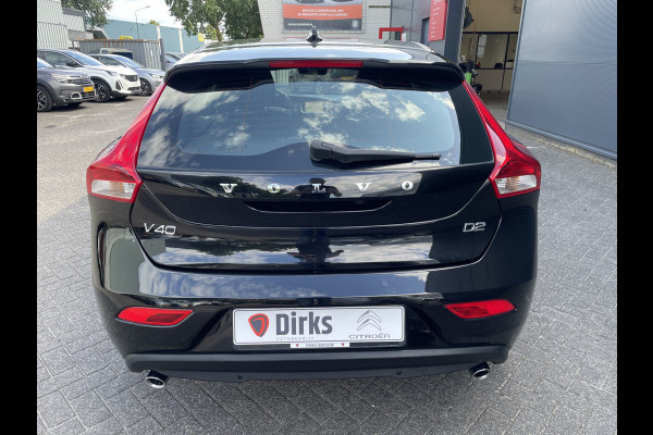 Volvo V40 2.0 D2 Luxury (Camera - LED - Stoelverwarming - Parkeersensoren V+A - Automatische Airco - Navigatie - 17"incl 4S)