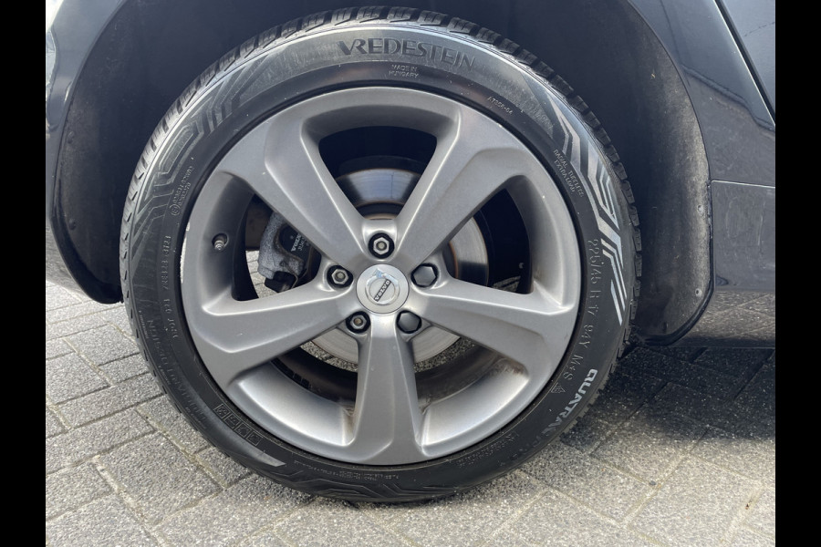 Volvo V40 2.0 D2 Luxury (Camera - LED - Stoelverwarming - Parkeersensoren V+A - Automatische Airco - Navigatie - 17"incl 4S)