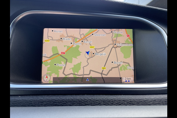 Volvo V40 2.0 D2 Luxury (Camera - LED - Stoelverwarming - Parkeersensoren V+A - Automatische Airco - Navigatie - 17"incl 4S)