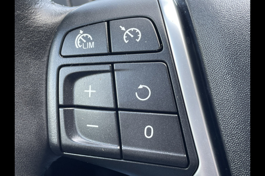 Volvo V40 2.0 D2 Luxury (Camera - LED - Stoelverwarming - Parkeersensoren V+A - Automatische Airco - Navigatie - 17"incl 4S)