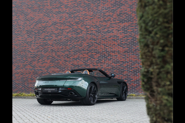 Aston Martin DB12 Volante 4.0 V8 | Green over tan - B&W