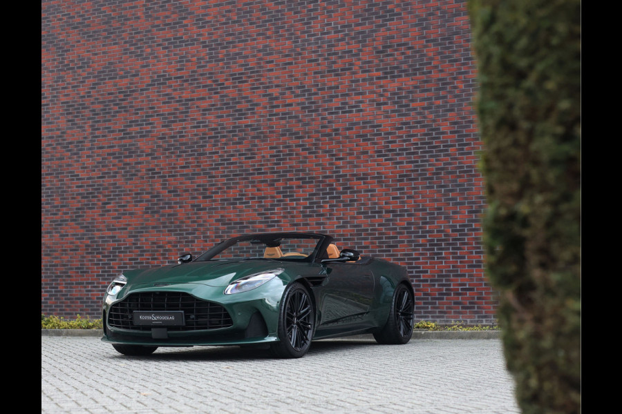 Aston Martin DB12 Volante 4.0 V8 | Green over tan - B&W