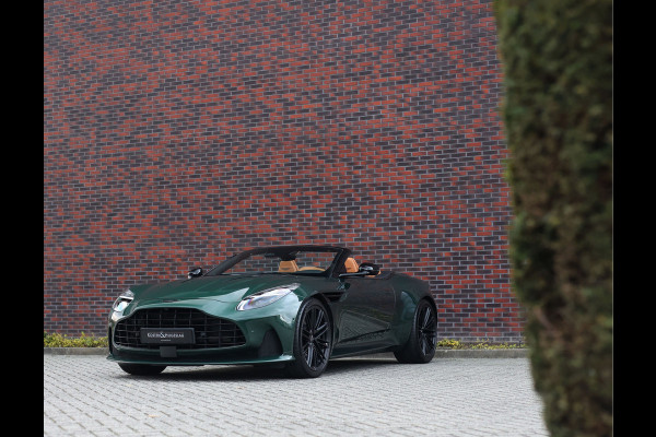 Aston Martin DB12 Volante 4.0 V8 | Green over tan - B&W