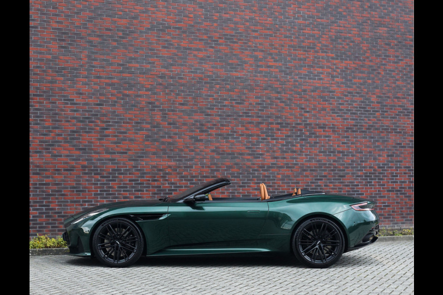 Aston Martin DB12 Volante 4.0 V8 | Green over tan - B&W