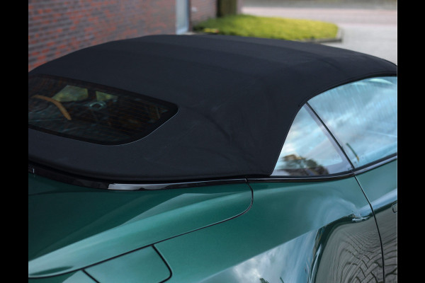 Aston Martin DB12 Volante 4.0 V8 | Green over tan - B&W