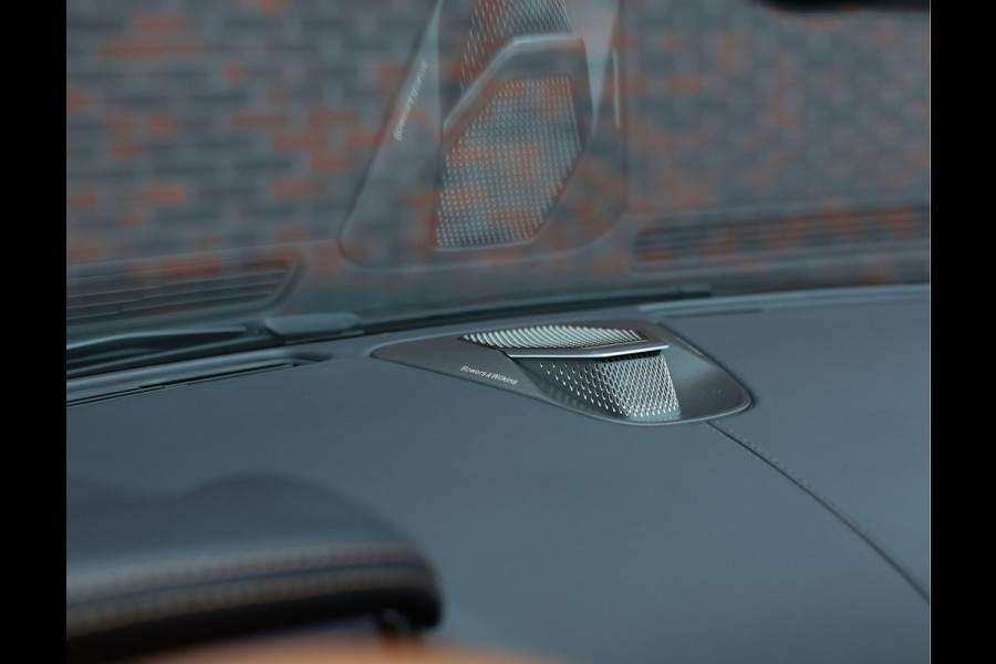 Aston Martin DB12 Volante 4.0 V8 | Green over tan - B&W