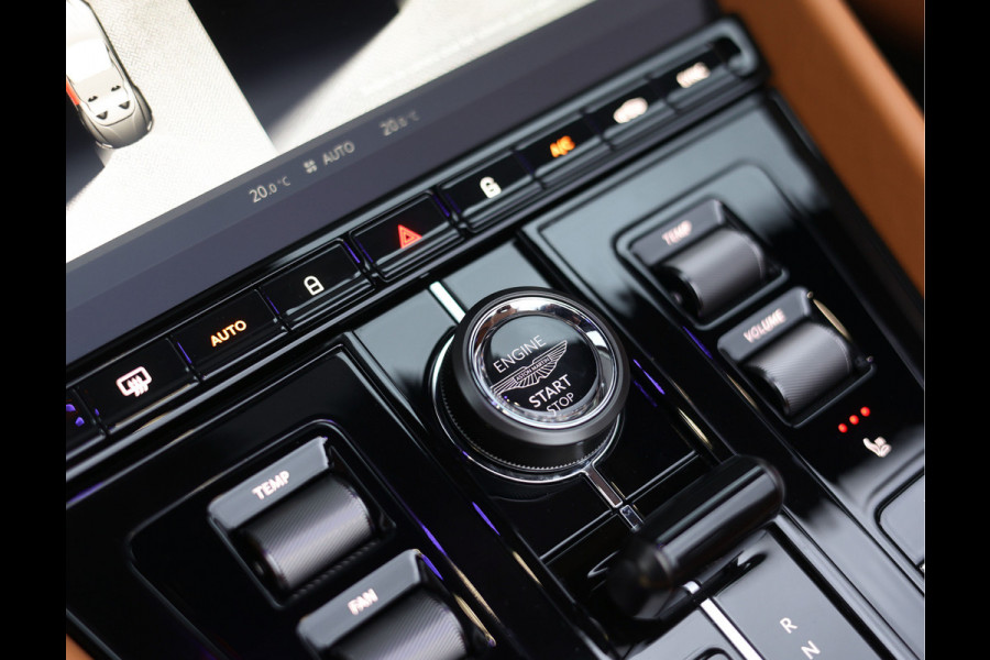 Aston Martin DB12 Volante 4.0 V8 | Green over tan - B&W