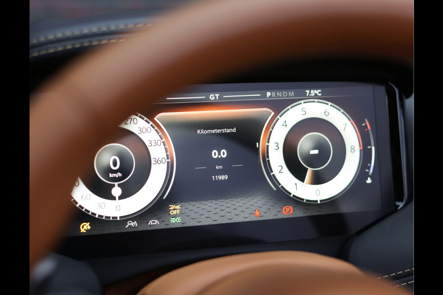 Aston Martin DB12 Volante 4.0 V8 | Green over tan - B&W