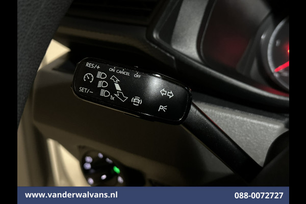 Volkswagen Transporter 2.0 TDI L2H1 Euro6 Airco | Imperiaal | Omvormer | Camera | Cruisecontrol | Trekhaak | Apple Carplay Android Auto, Parkeersensoren