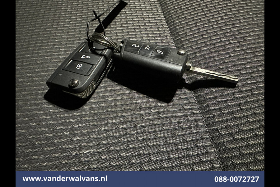 Volkswagen Transporter 2.0 TDI L2H1 Euro6 Airco | Imperiaal | Omvormer | Camera | Cruisecontrol | Trekhaak | Apple Carplay Android Auto, Parkeersensoren
