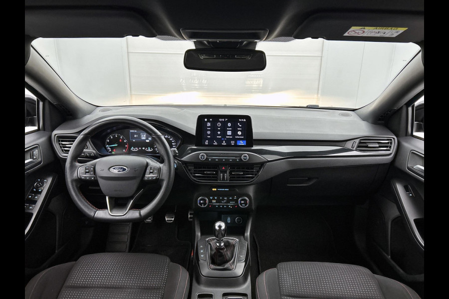 Ford Focus 1.0 EcoBoost ST Line Business (STUUR-/STOELVERWARMING, CARPLAY, PDC, CLIMA, NAVI, GOED ONDERHOUDEN)