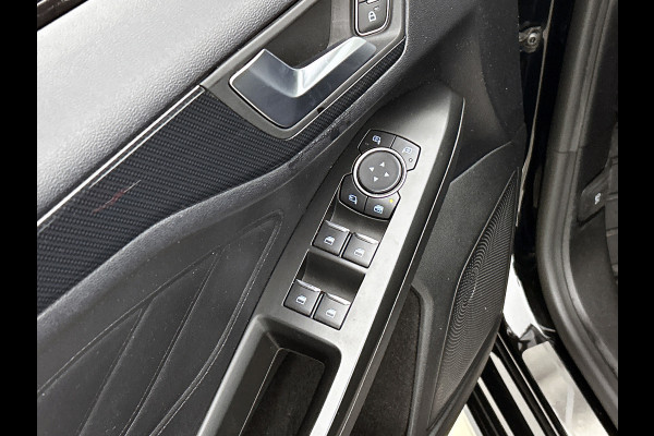 Ford Focus 1.0 EcoBoost ST Line Business (STUUR-/STOELVERWARMING, CARPLAY, PDC, CLIMA, NAVI, GOED ONDERHOUDEN)