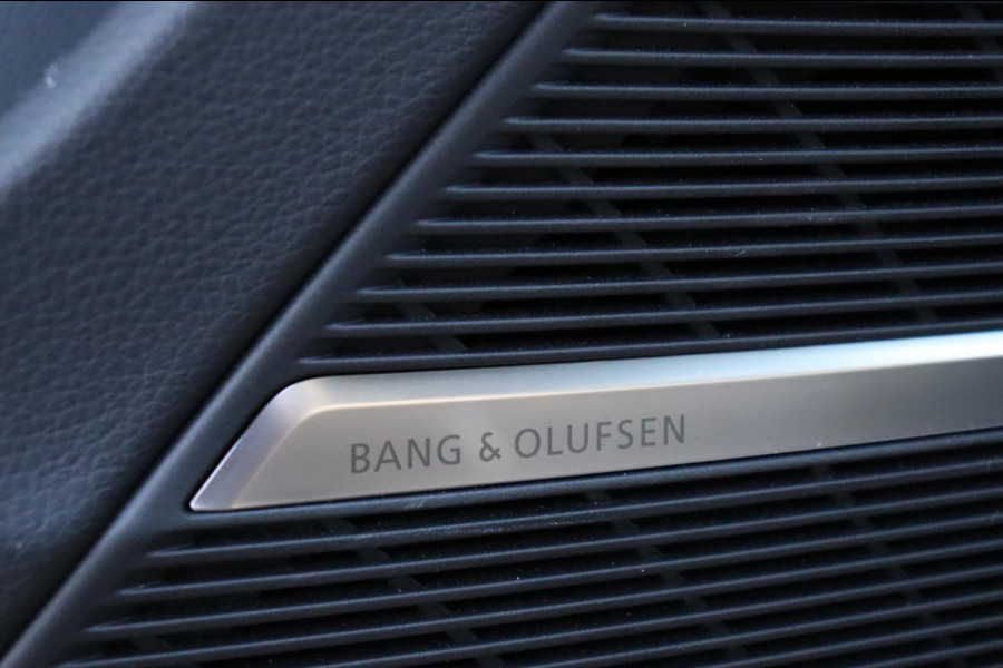 Audi RSQ8 4.0TFSI quattro Dynamic plus Exclusive 305km/h