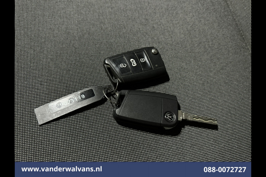 Volkswagen Crafter 2.0 TDI 140pk L3H3 L2H2 Euro6 Airco | Camera | Apple Carplay | Android Auto Bijrijdersbank, 3000kg trekvermogen