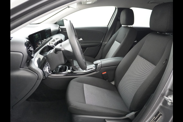 Mercedes-Benz A-Klasse 180 Navi Virtual-Cockpit Camera Ecc Cruise Control Pdc Keyless Stoelverwarming Regen-Lichtsensor Led Lmv Bluetooth