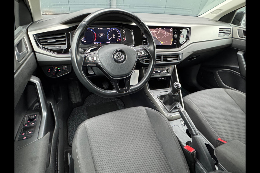 Volkswagen Polo 1.0 TSI Comfortline * Virtual Cockpit * Parkeersensoren * Climate Control * Navigatie *