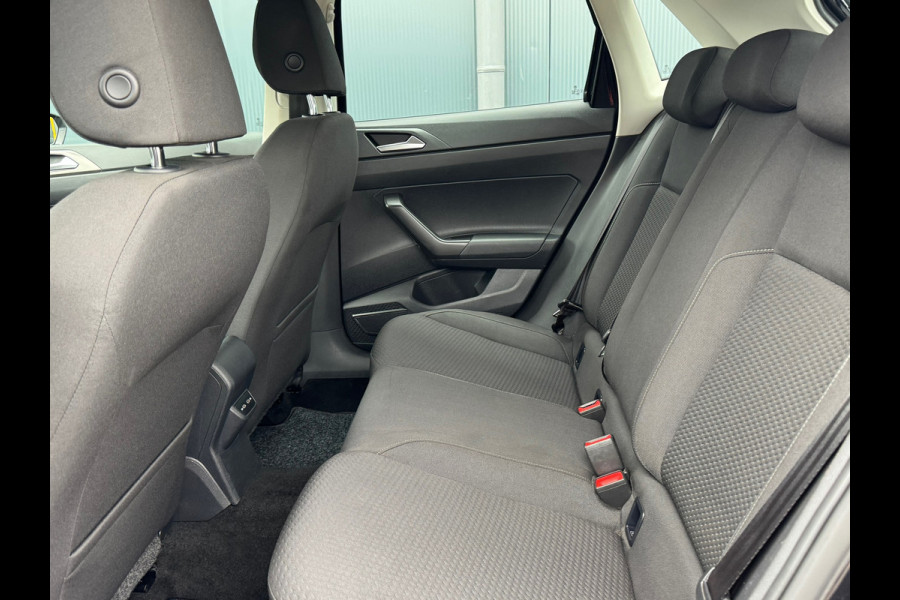 Volkswagen Polo 1.0 TSI Comfortline * Virtual Cockpit * Parkeersensoren * Climate Control * Navigatie *