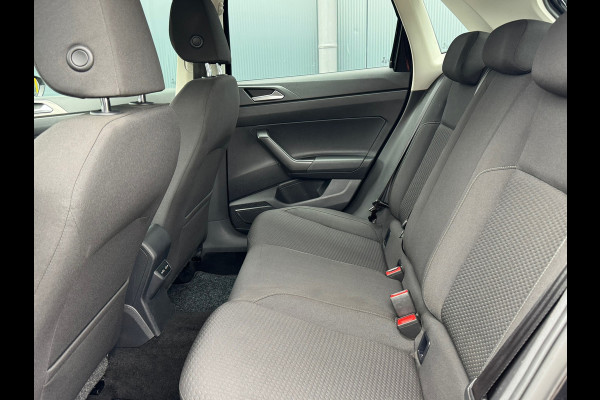 Volkswagen Polo 1.0 TSI Comfortline * Virtual Cockpit * Parkeersensoren * Climate Control * Navigatie *