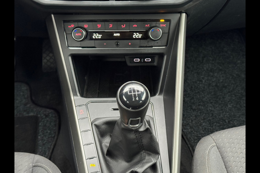 Volkswagen Polo 1.0 TSI Comfortline * Virtual Cockpit * Parkeersensoren * Climate Control * Navigatie *