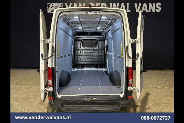 Volkswagen Crafter 2.0 TDI 177pk L3H3 L2H2 Euro6 Airco | Massagestoel | Camera | Navigatie | Apple Carplay Android Auto, Cruisecontrol, Chauffeursstoel, 3000kg trekvermogen