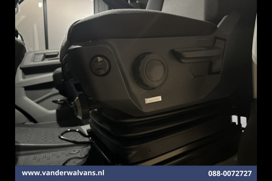 Volkswagen Crafter 2.0 TDI 177pk L3H3 L2H2 Euro6 Airco | Massagestoel | Camera | Navigatie | Apple Carplay Android Auto, Cruisecontrol, Chauffeursstoel, 3000kg trekvermogen