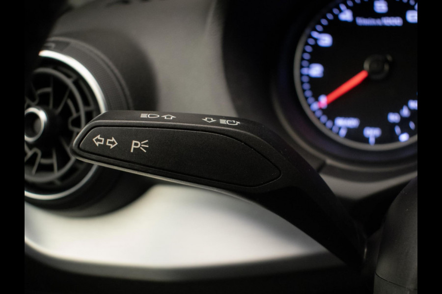 Audi Q2 35 TFSI S-Line (NAVI,LED,CAMERA,SPORTSTOELEN,SPORTSTOELEN,CLIMATE,CRUISE,PDC,GETINT,NETTESTAAT)