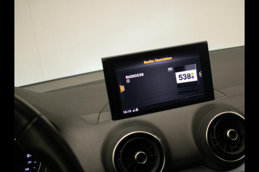 Audi Q2 35 TFSI S-Line (NAVI,LED,CAMERA,SPORTSTOELEN,SPORTSTOELEN,CLIMATE,CRUISE,PDC,GETINT,NETTESTAAT)