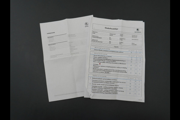 Škoda ENYAQ iV 60 180PK Apple Carplay Android NaviCamera 20" Matrix-Led Pdc-a+v Ecc Lmv Parkeerpakket Stoel+Stuurverwarming Comfortpakket Sport SOH 91% Lichtpakket Dab Keyless advanced Bluetooth Cruise ControlRijstrooksensor Connected services Privacy Glas 1e Eigenaar Nieuwprijs €45.125 Origineel Nederlandse Auto