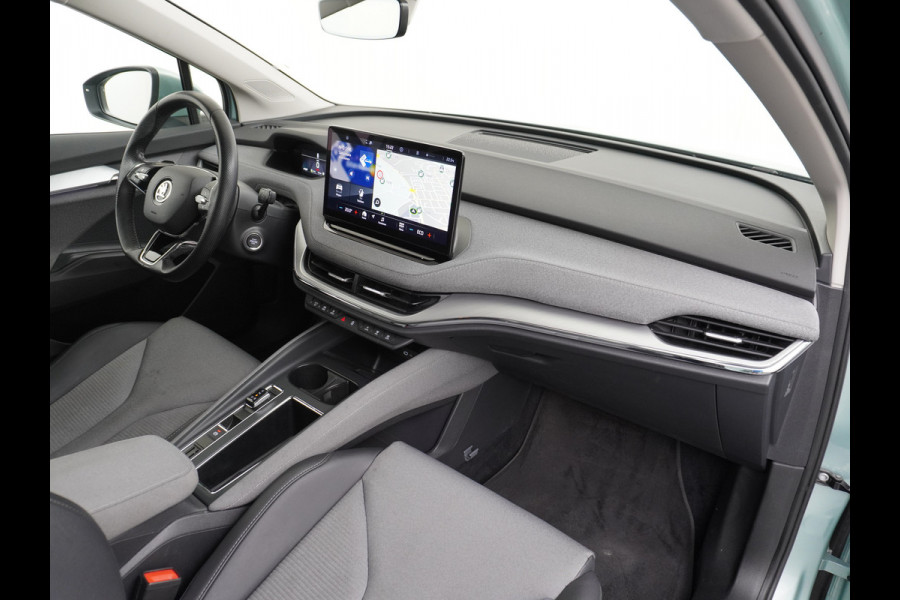 Škoda ENYAQ iV 60 180PK Apple Carplay Android NaviCamera 20" Matrix-Led Pdc-a+v Ecc Lmv Parkeerpakket Stoel+Stuurverwarming Comfortpakket Sport SOH 91% Lichtpakket Dab Keyless advanced Bluetooth Cruise ControlRijstrooksensor Connected services Privacy Glas 1e Eigenaar Nieuwprijs €45.125 Origineel Nederlandse Auto