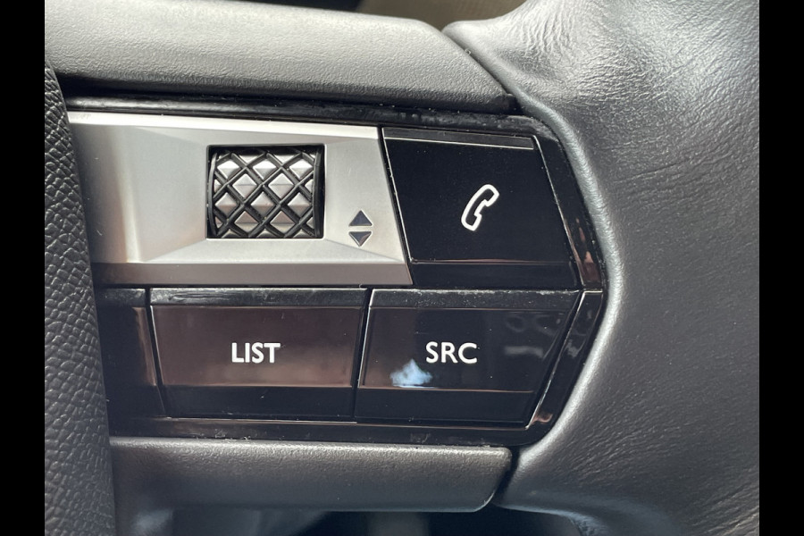 DS Ds 3 Crossback 100pk Business (Naviatie - Automatische Airco - 17" incl 4S - Apple Carplay - Parkeersensoren)