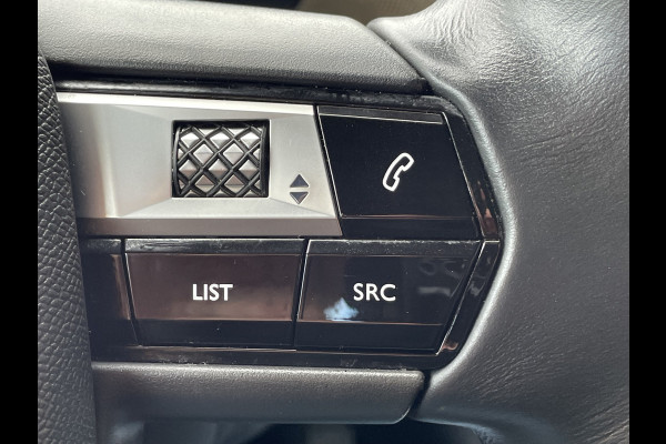 DS Ds 3 Crossback 100pk Business (Naviatie - Automatische Airco - 17" incl 4S - Apple Carplay - Parkeersensoren)