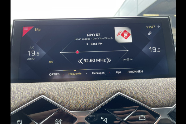 DS Ds 3 Crossback 100pk Business (Naviatie - Automatische Airco - 17" incl 4S - Apple Carplay - Parkeersensoren)