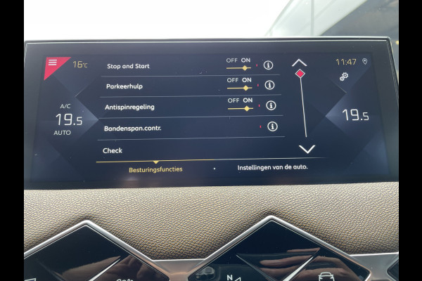 DS Ds 3 Crossback 100pk Business (Naviatie - Automatische Airco - 17" incl 4S - Apple Carplay - Parkeersensoren)