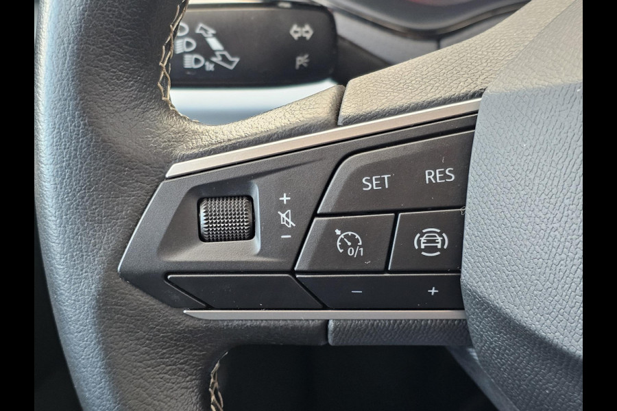 Seat Arona 1.0 TSI Style Lane assist | Climate control | App connect | Multifunctioneel stuur | Cruise control | PDC | Nette auto!