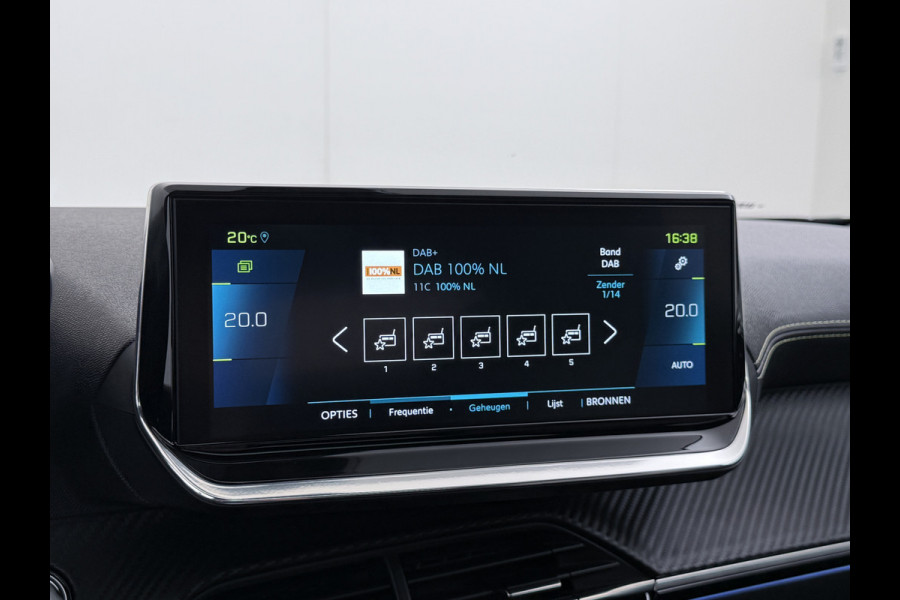 Peugeot e-2008 EV GT Pack 50kWh SOH 90% Pano-Dak+Schuifdak Apple Carplay Android Auto Navi Ecc Adap.Cruise 360°Camera Stoelverwarming Blindspot Privacy Glas Lmv 18" Lane Assist Keyless Bluetooth Pack Safety Plus 1e Eigenaar 100% Dealeronderhouden Origineel Nederlandse Auto
