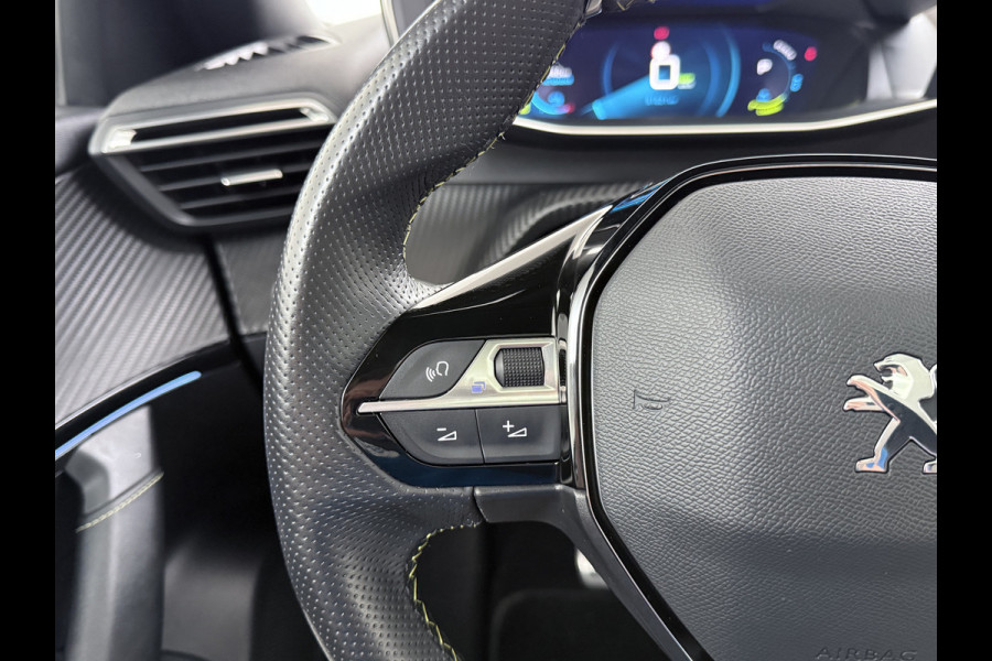 Peugeot e-2008 EV GT Pack 50kWh SOH 90% Pano-Dak+Schuifdak Apple Carplay Android Auto Navi Ecc Adap.Cruise 360°Camera Stoelverwarming Blindspot Privacy Glas Lmv 18" Lane Assist Keyless Bluetooth Pack Safety Plus 1e Eigenaar 100% Dealeronderhouden Origineel Nederlandse Auto