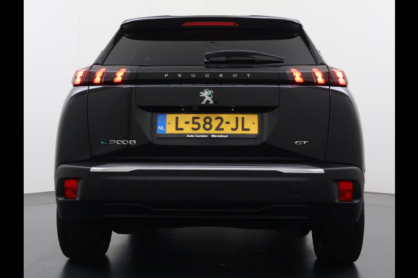 Peugeot e-2008 EV GT Pack 50kWh SOH 90% Pano-Dak+Schuifdak Apple Carplay Android Auto Navi Ecc Adap.Cruise 360°Camera Stoelverwarming Blindspot Privacy Glas Lmv 18" Lane Assist Keyless Bluetooth Pack Safety Plus 1e Eigenaar 100% Dealeronderhouden Origineel Nederlandse Auto