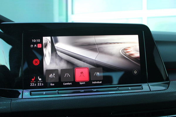 Volkswagen Golf 2.0 TSI GTI | Pano | Remus | HUD | HK | IQ