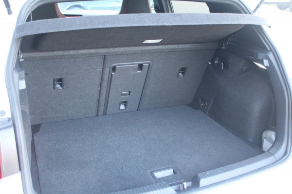 Volkswagen Golf 2.0 TSI GTI | Pano | Remus | HUD | HK | IQ