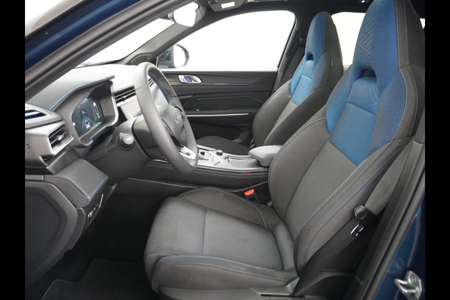 Lynk & Co 01 1.5 PHEV AUT-7 261pk Pano-Schuifdak Lmv 20" 360°Camera Zwarte hemel bekleding Apple Carplay Android Auto Adap.Cruise Navi Pdc Ec Elek.Memory.Stoel File assistent Dodehoek detector Elektrisch bedienbare achterklep Rijstrooksensor Wifi Verkeersbord detectie 425Nm koppel 3,7kw laadvermogen €44.880 Nieuwprijs 1e Eigenaar Origineel NLse auto!