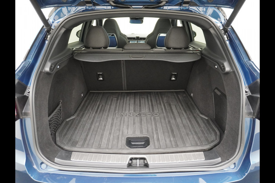 Lynk & Co 01 1.5 PHEV AUT-7 261pk Pano-Schuifdak Lmv 20" 360°Camera Zwarte hemel bekleding Apple Carplay Android Auto Adap.Cruise Navi Pdc Ec Elek.Memory.Stoel File assistent Dodehoek detector Elektrisch bedienbare achterklep Rijstrooksensor Wifi Verkeersbord detectie 425Nm koppel 3,7kw laadvermogen €44.880 Nieuwprijs 1e Eigenaar Origineel NLse auto!