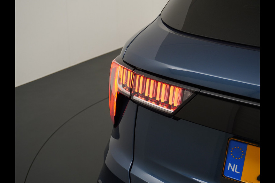 Lynk & Co 01 1.5 PHEV AUT-7 261pk Pano-Schuifdak Lmv 20" 360°Camera Zwarte hemel bekleding Apple Carplay Android Auto Adap.Cruise Navi Pdc Ec Elek.Memory.Stoel File assistent Dodehoek detector Elektrisch bedienbare achterklep Rijstrooksensor Wifi Verkeersbord detectie 425Nm koppel 3,7kw laadvermogen €44.880 Nieuwprijs 1e Eigenaar Origineel NLse auto!